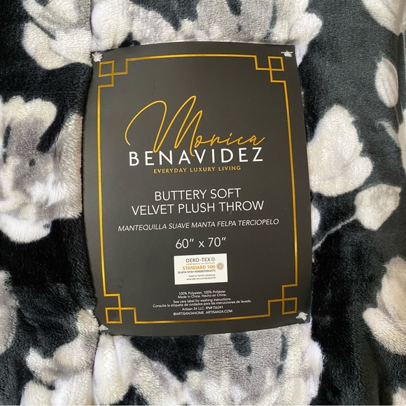 Floral Plush Throw Blanket 60x70" - Picture 4 of 7